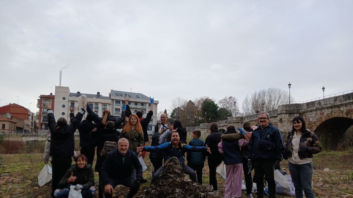 Foto de la actividad de los Amigos del Mocho. DL