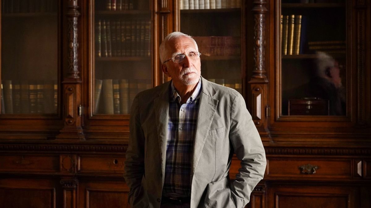 El escritor y académico leonés Luis Mateo Díez. NACHO GALLEGO