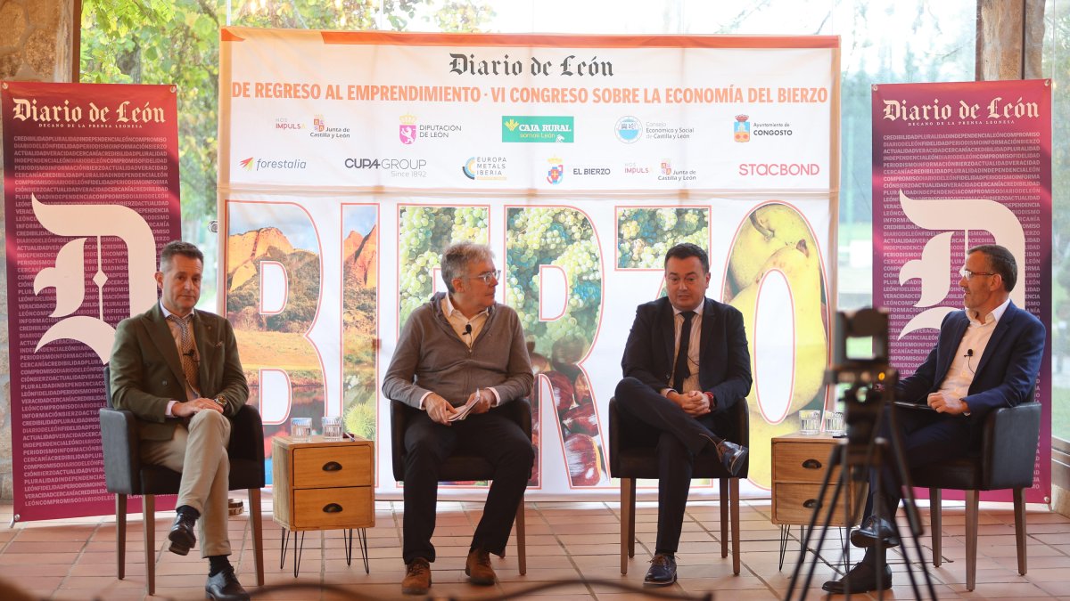 Alberto Sutil, Manuel Félix, Jorge López y José Martínez, en la mesa redonda sobre los polígonos industriales