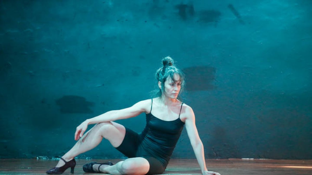 La bailarina cubana Ana Beatriz Pérez baila 'Anfibia'.
