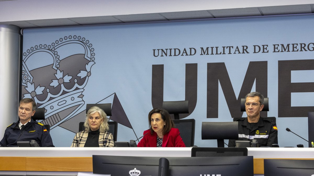 La Ministra De Defensa, Margarita Robles, En La Reunión De La UME De Coordinación De Los Trabajos Realizados Con Motivo De La DANA.