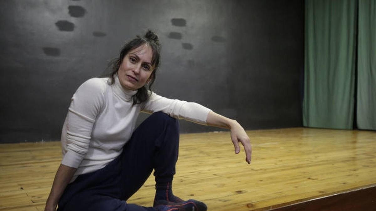 Ana Beatriz Pérez, Betty, en el escenario de La Fontana donde presentó su solo de danza «Anfibia». FERNANDO OTERO