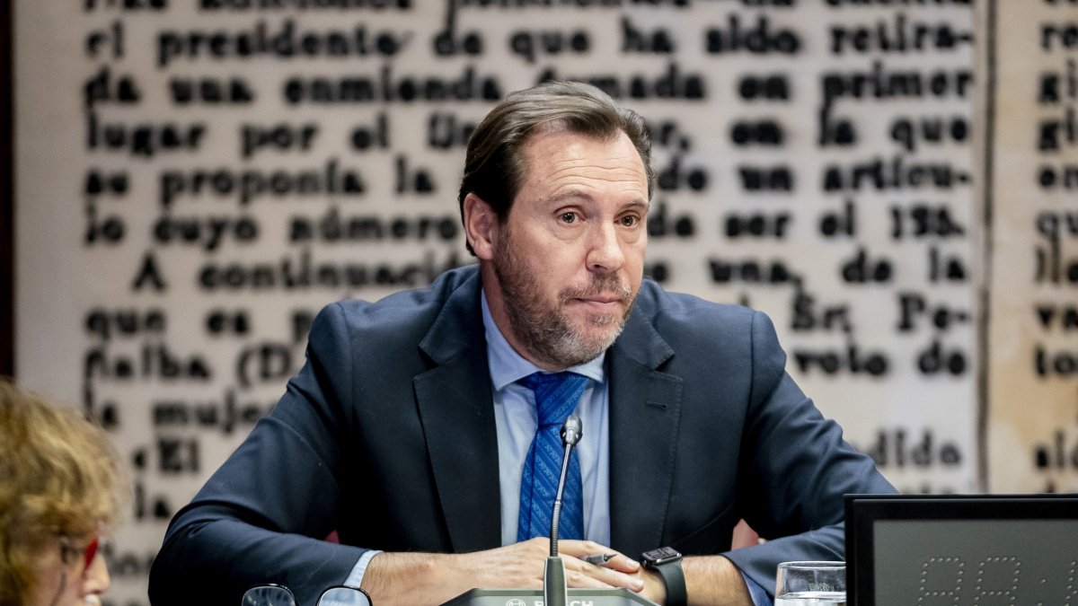El ministro de Transportes y Movilidad Sostenible, Óscar Puente, comparece en la Comisión de Investigación por el ‘caso Koldo’, en el Senado, a 28 de noviembre de 2024, en Madrid (España).