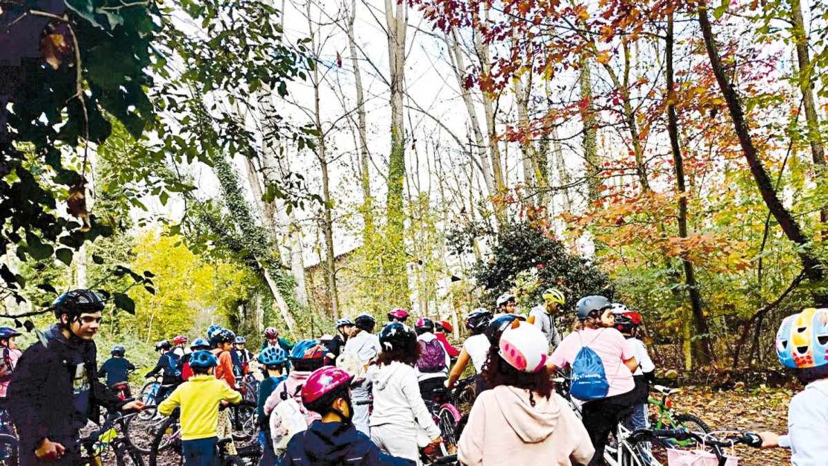 Prueba de ciclismo en Toral de los Vados.