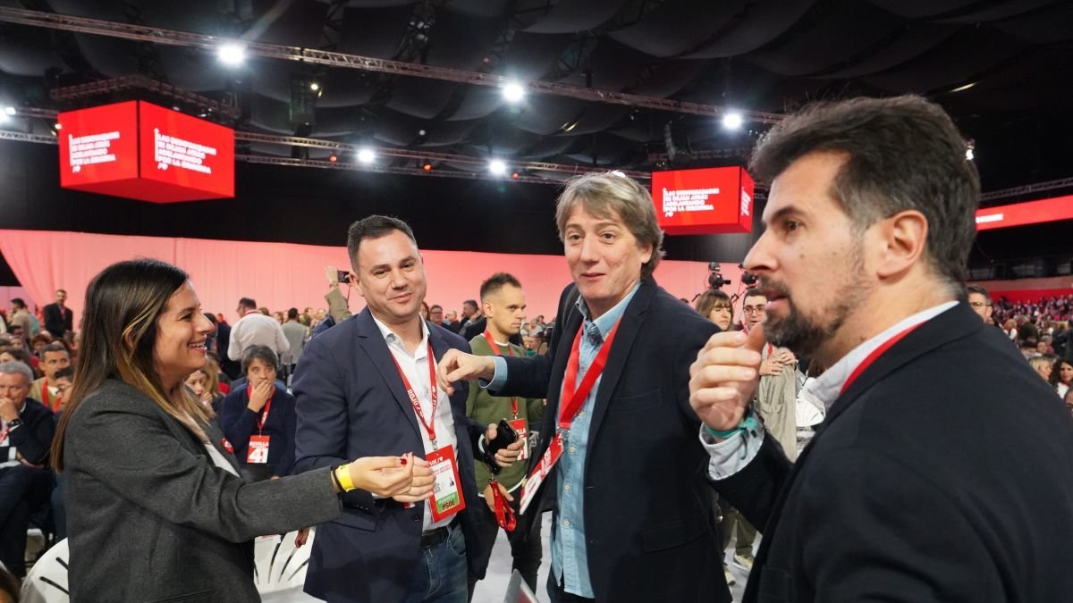 Nuria Rubio, entre Cendón y Tudanca, en un acto del partido.