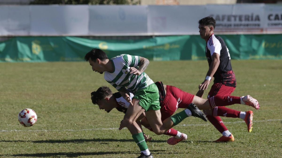El CD La Virgen no pudo mantener su buena racha. FERNANDO OTERO