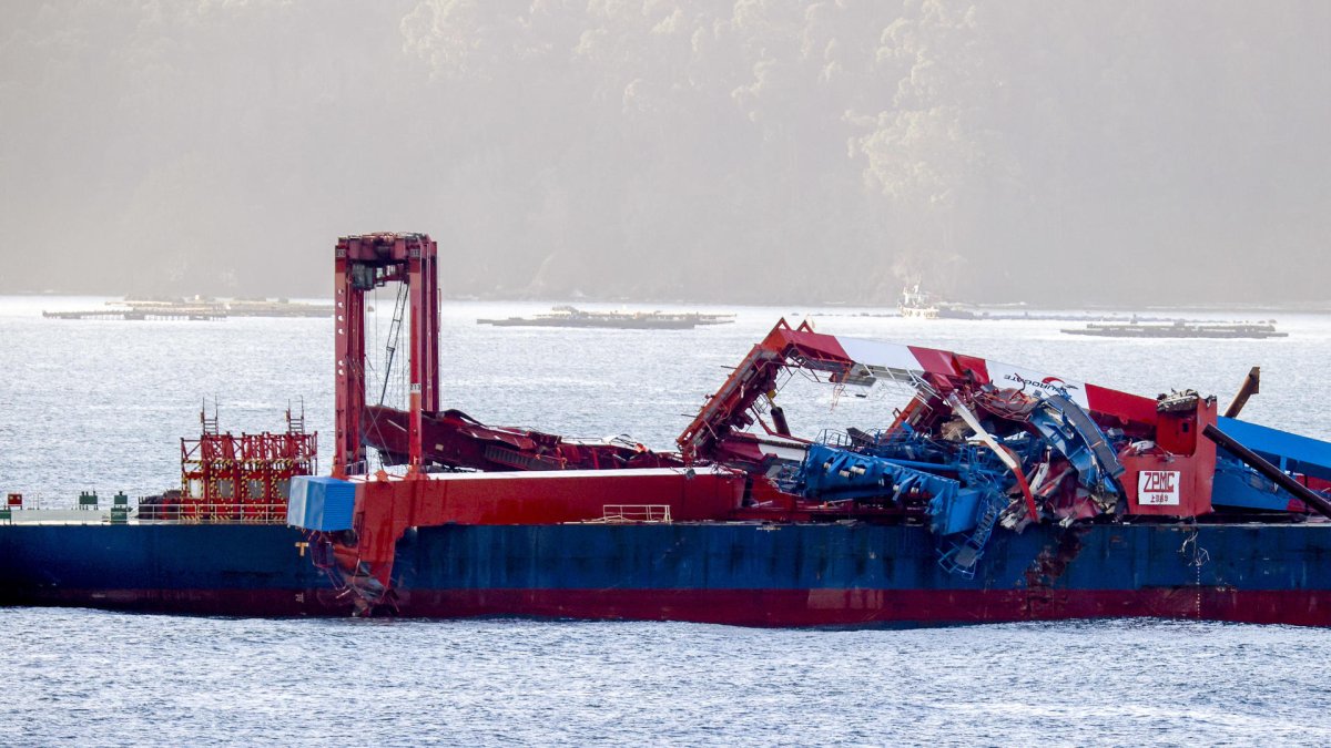 Continúa fondeado en la ría de Ares (A Coruña) el carguero de bandera china 'Sahng De Wu Yi Shan', de 169 metros de eslora, . EFE/Cabalar