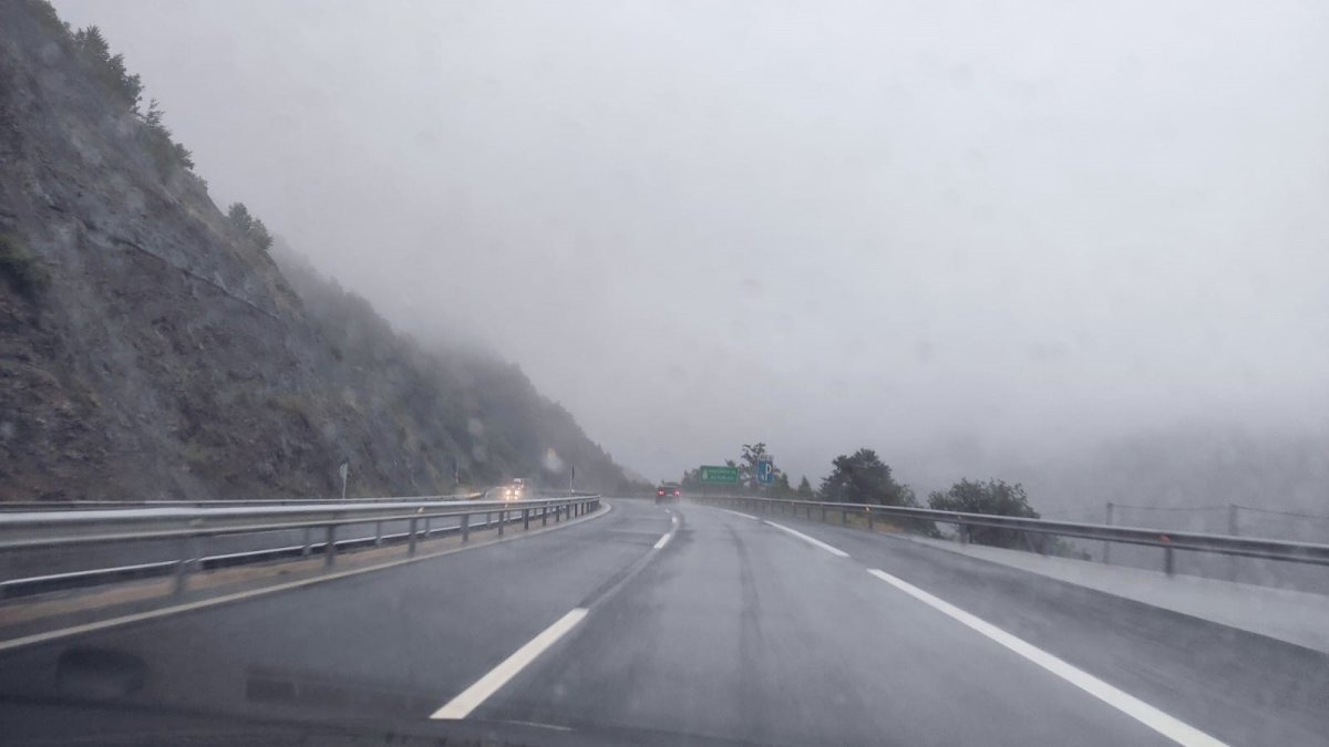 Autopista entre León y Asturias.