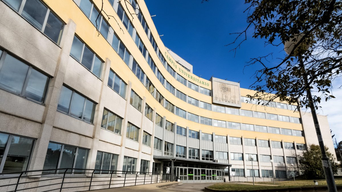 Fachada del Campus del Bierzo