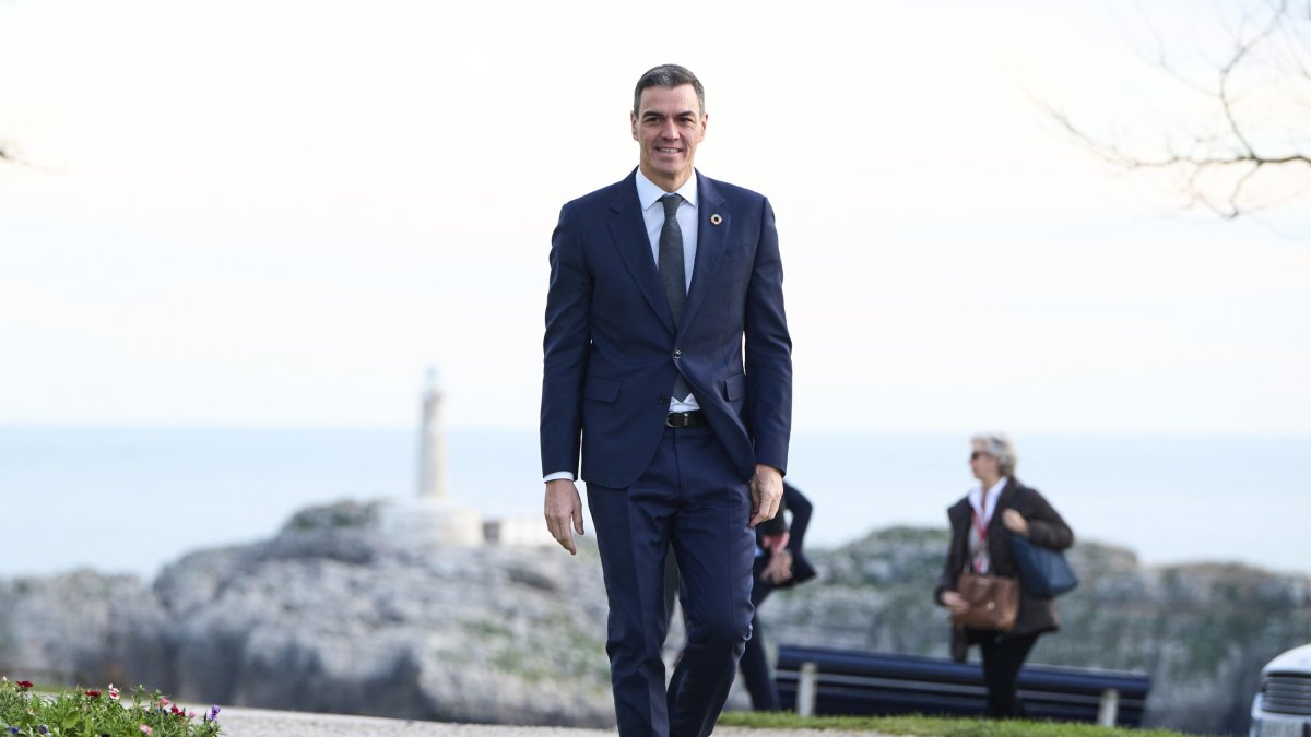 Pedro Sánchez llega a la Conferencia de Presidentes en Santander.