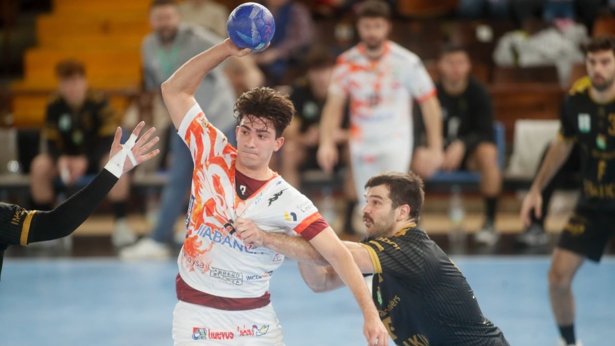 El Ademar quiere hacerse fuerte en el Palacio. Ángelopez