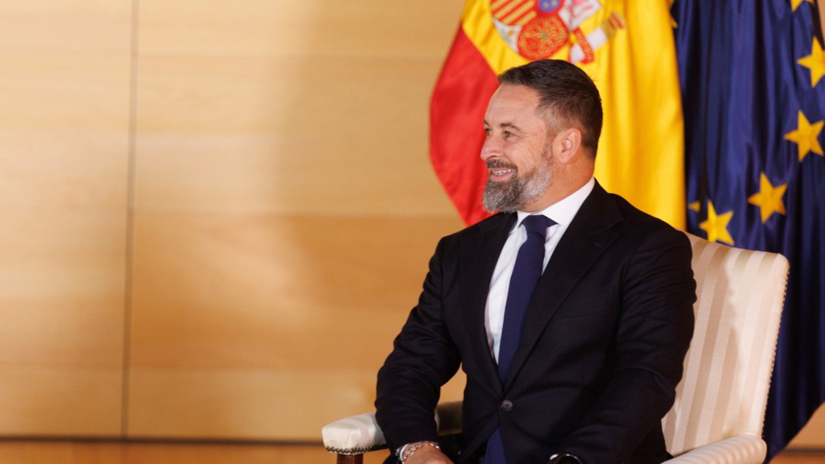Archivo - El líder de VOX, Santiago Abascal, durante una reunión con el líder del PP, en el Congreso de los Diputados, a 5 de septiembre de 2023, en Madrid (España). El líder del Partido Popular, Alberto Núñez Feijóo, mantiene hoy una reunión en el Congre