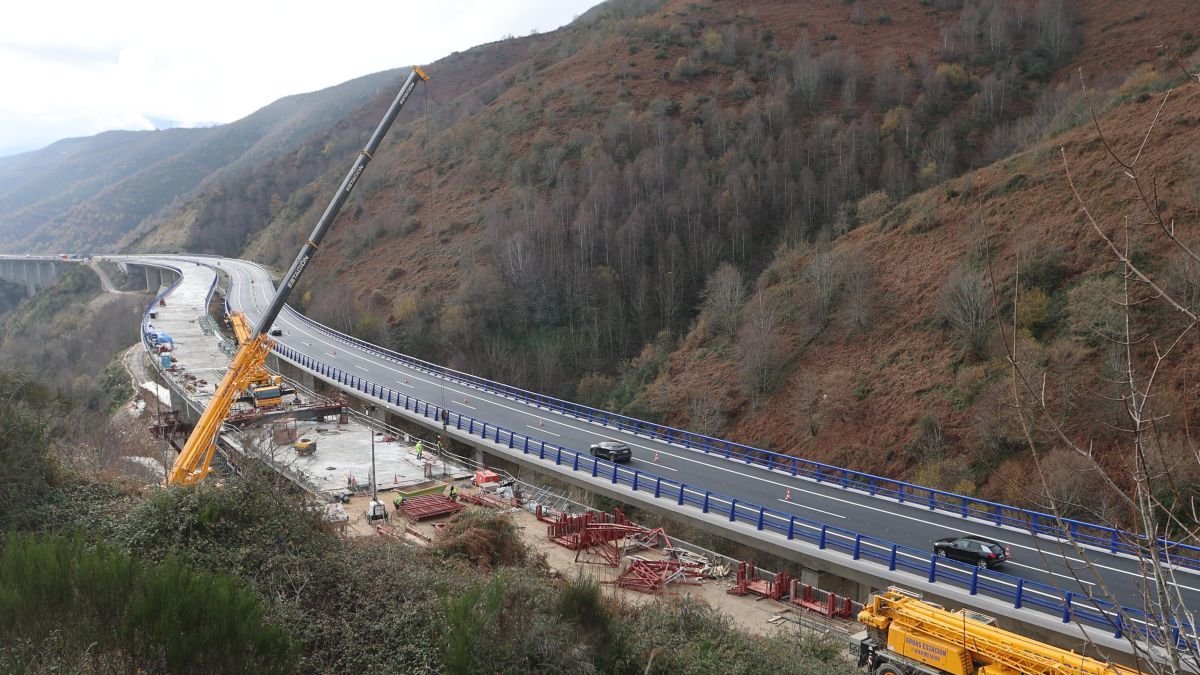 Vista de las obras del viaducto del Castro a finales del pasado mes de noviembre. DE LA MATA