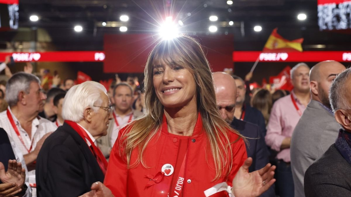 Begoña Gómez durante el 41 Congreso Federal del PSOE en Sevilla. Julio Muñoz