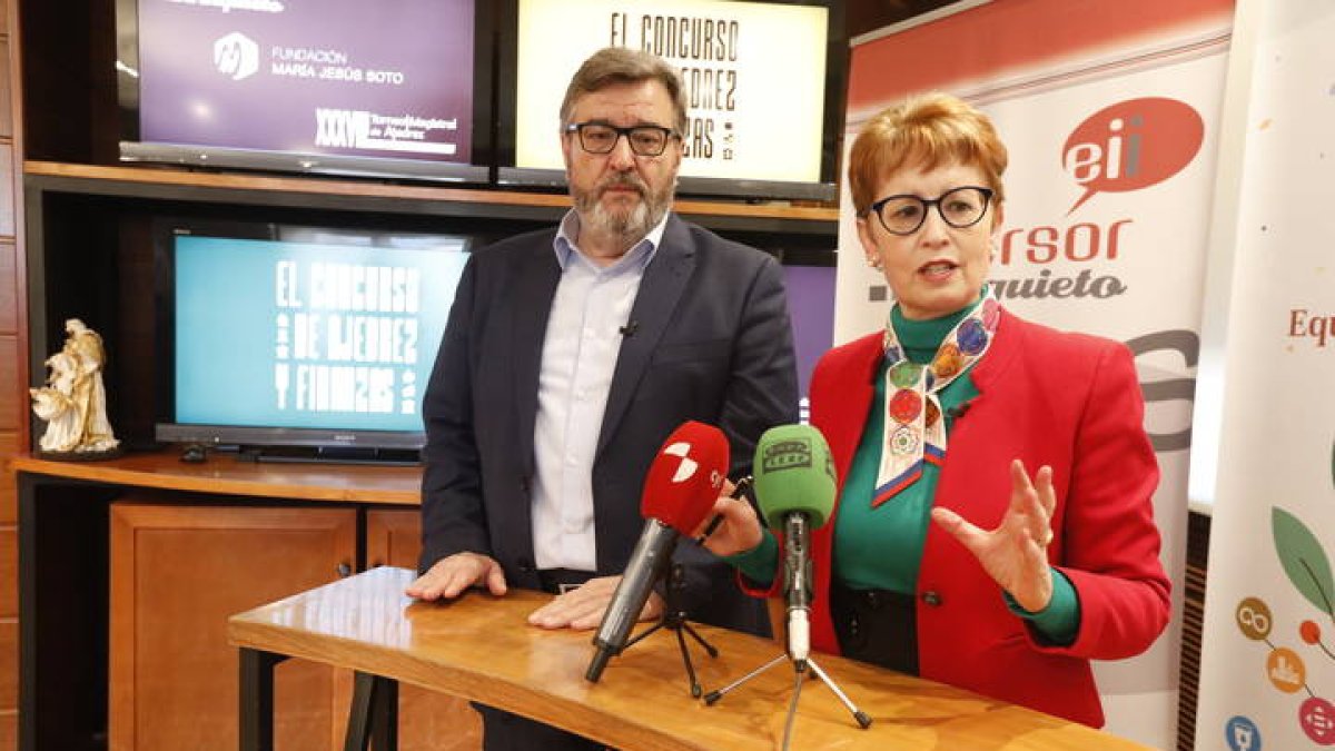 Marcelio Sión y María Jesús Soto, durante la presentación del concurso.