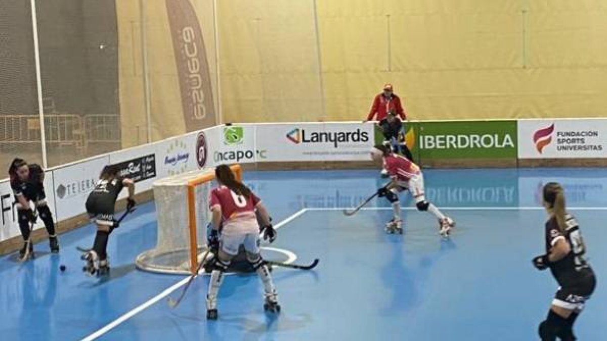 El Bembibre Hockey Club juega este martes.