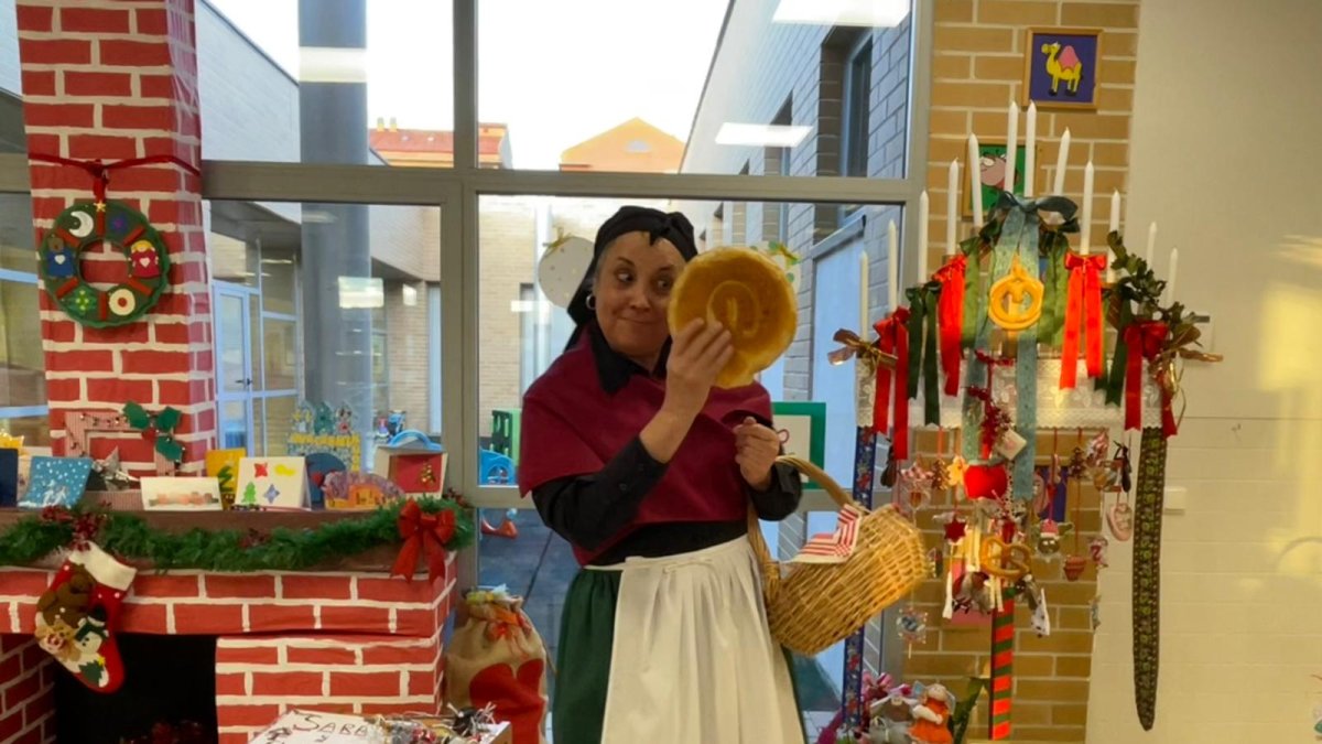 La Vieya'l Monte acudió a la escuela infantil.