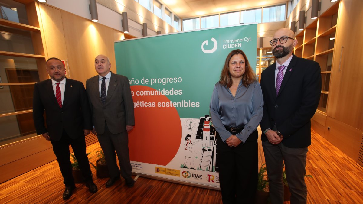 Gerardo Álvarez Courel, Javier Quiñones, Yasodhara López y Héctor Aláiz.