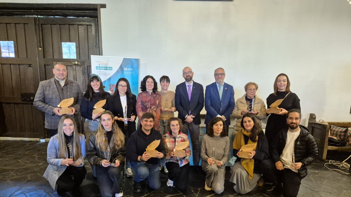 Representantes de las empresas galardonadas y autoridades.