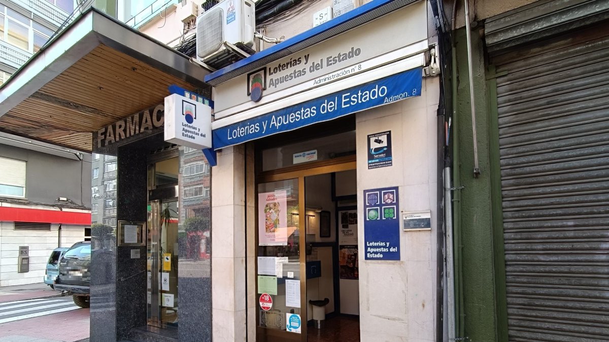 Administración número 8, ubicada en la Avenida Quevedo 4, en León.