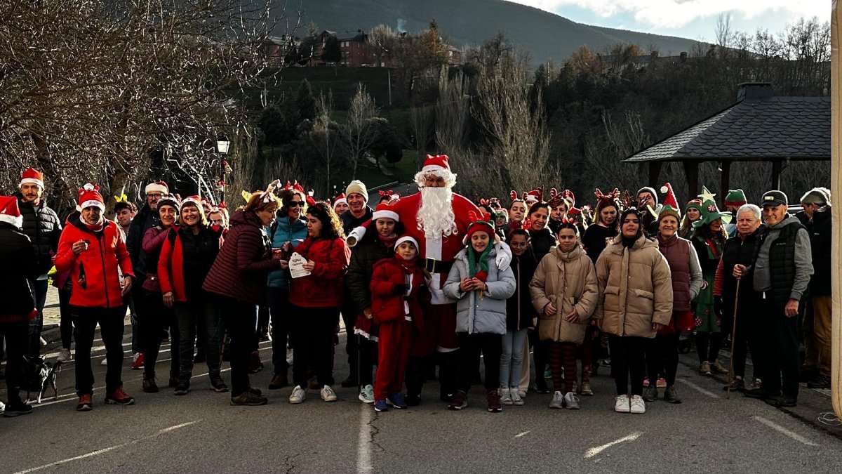 Salida de la carrera de andarines en Páramo del Sil.
