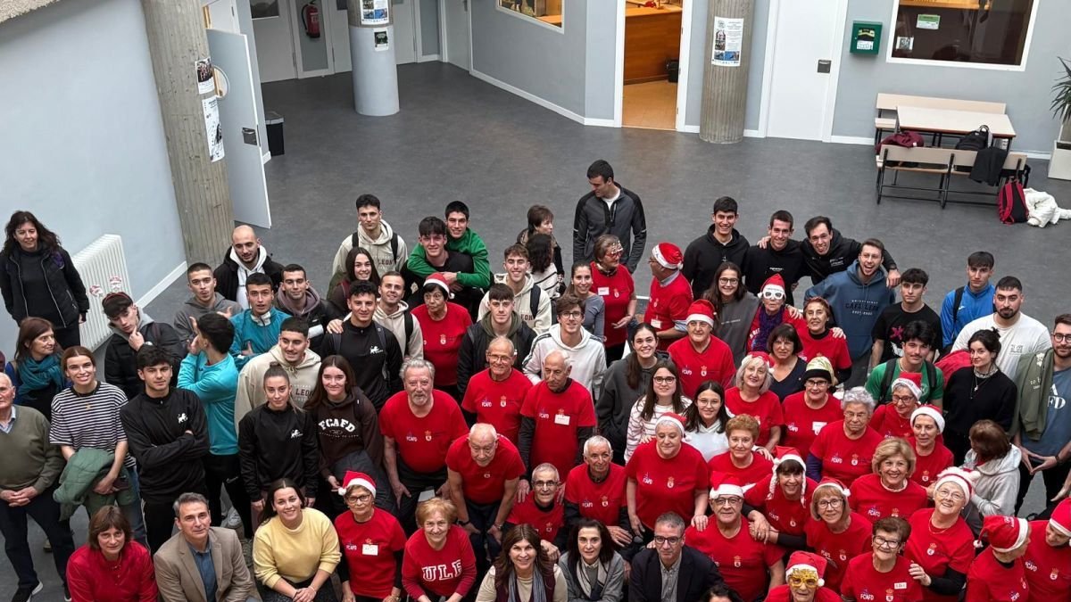 Clausura del programa en la Facultad de Ciencias de la Actividad Física y Deporte. dl