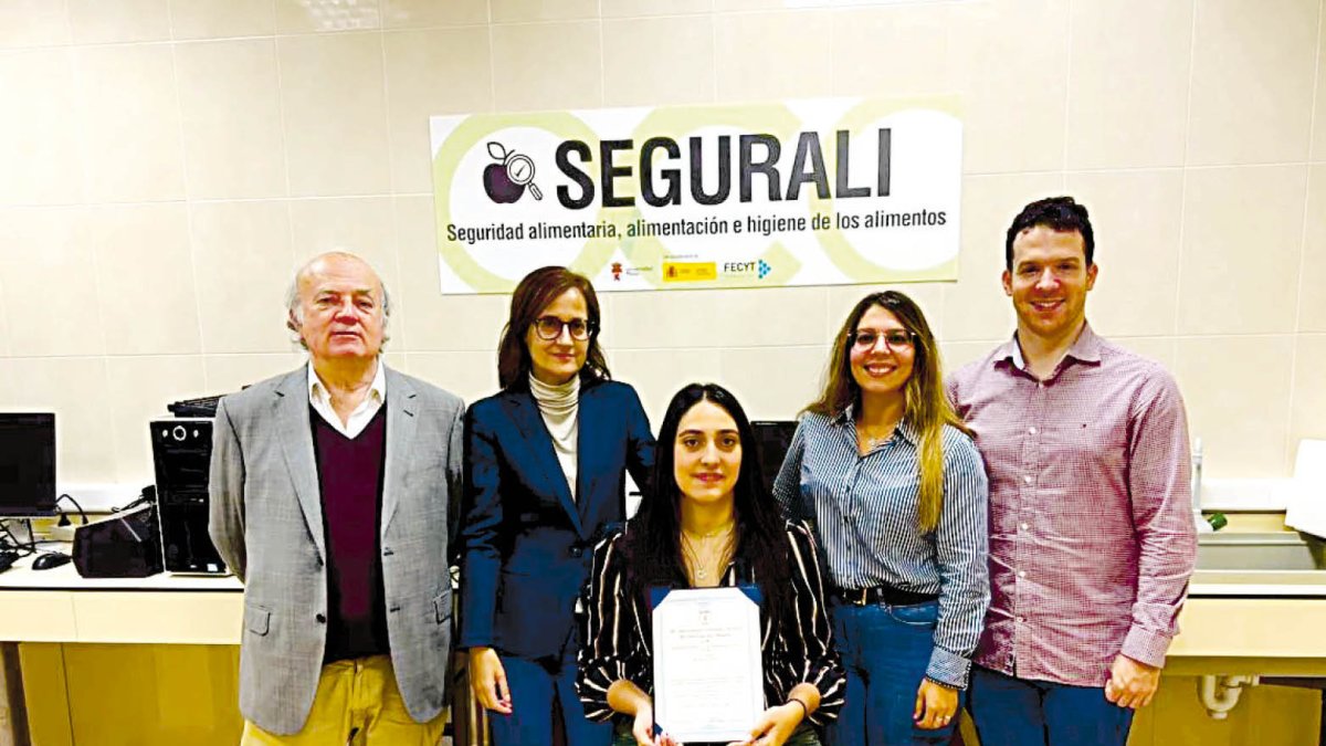 Carlos Alonso, Rosa Capita, Sarah Panera, Cristina Rodríguez y Daniel Rodríguez.