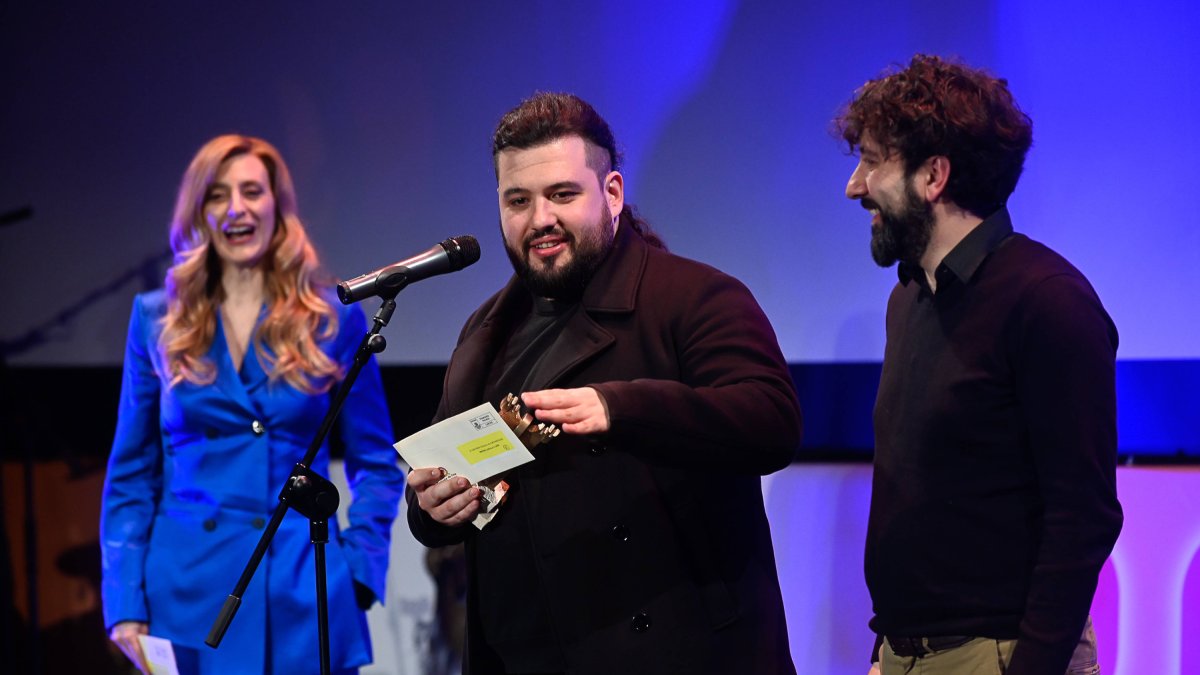En el centro, el director leonés Néstor López. 