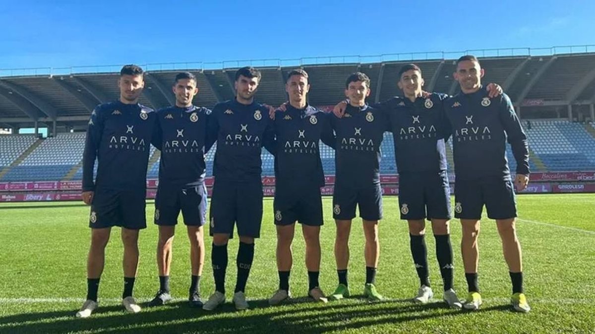 Kevin Presa, Bicho, Antón Escobar, Manu Justo, Luis Chacón, Pibe y Quique Fornos, los siete jugadores gallegos de la Cultural. LVG