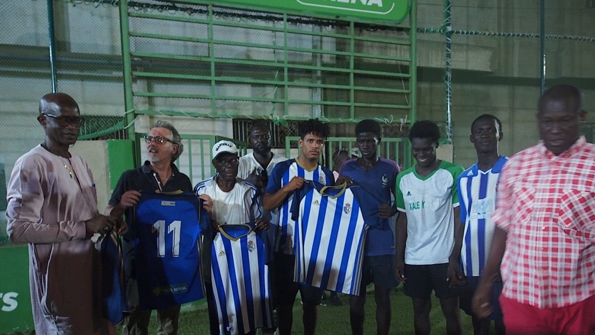 La camiseta de la Deportiva viste a varios equipos de Senegal. SDP