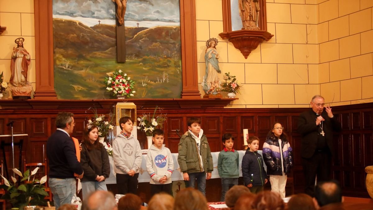 El obispo de León, Luis Ángel de las Hera, participa este sábado en la jornada con las familias.