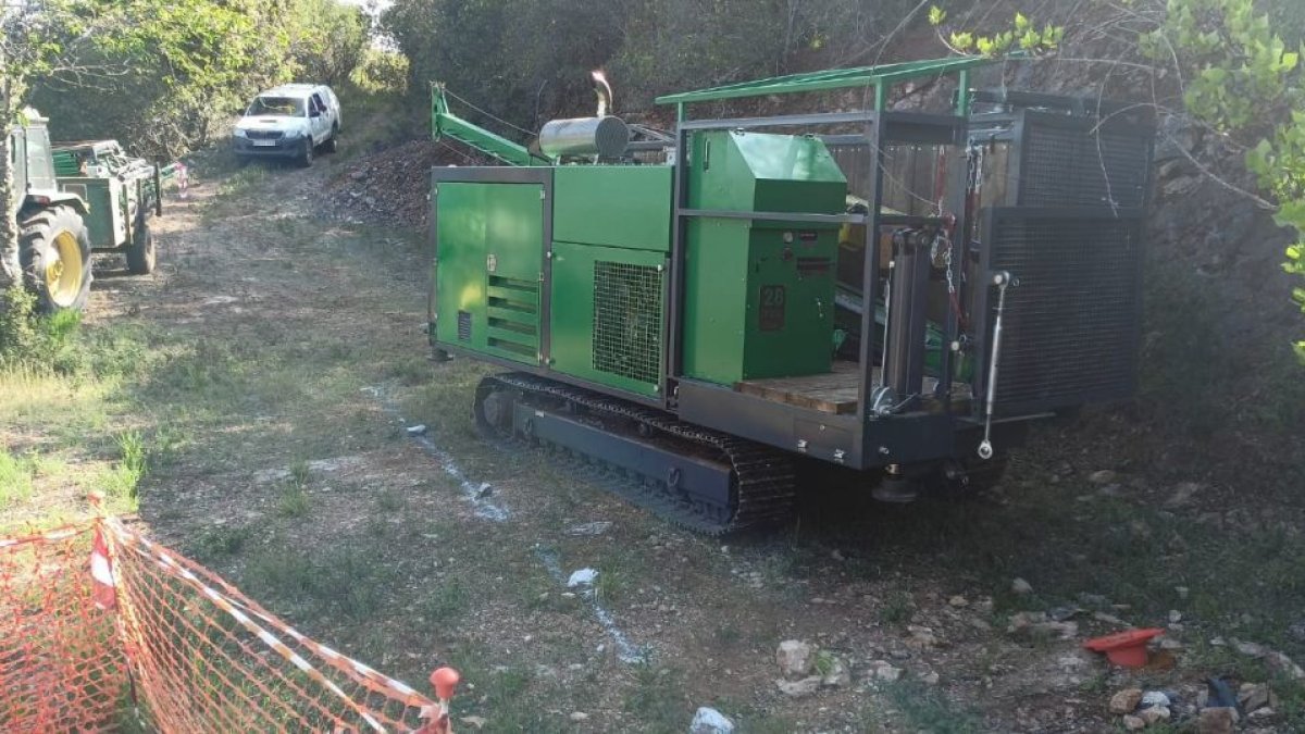 Maquinaria de sondeo para Europa Metals en los montes bercianos de Toral de los Vados. DL
