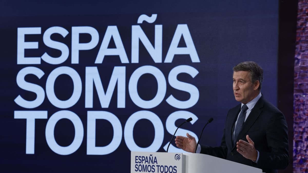 Alberto Núñez Feijóo en su intervención para hacer balance del  2024.  Chema Moya