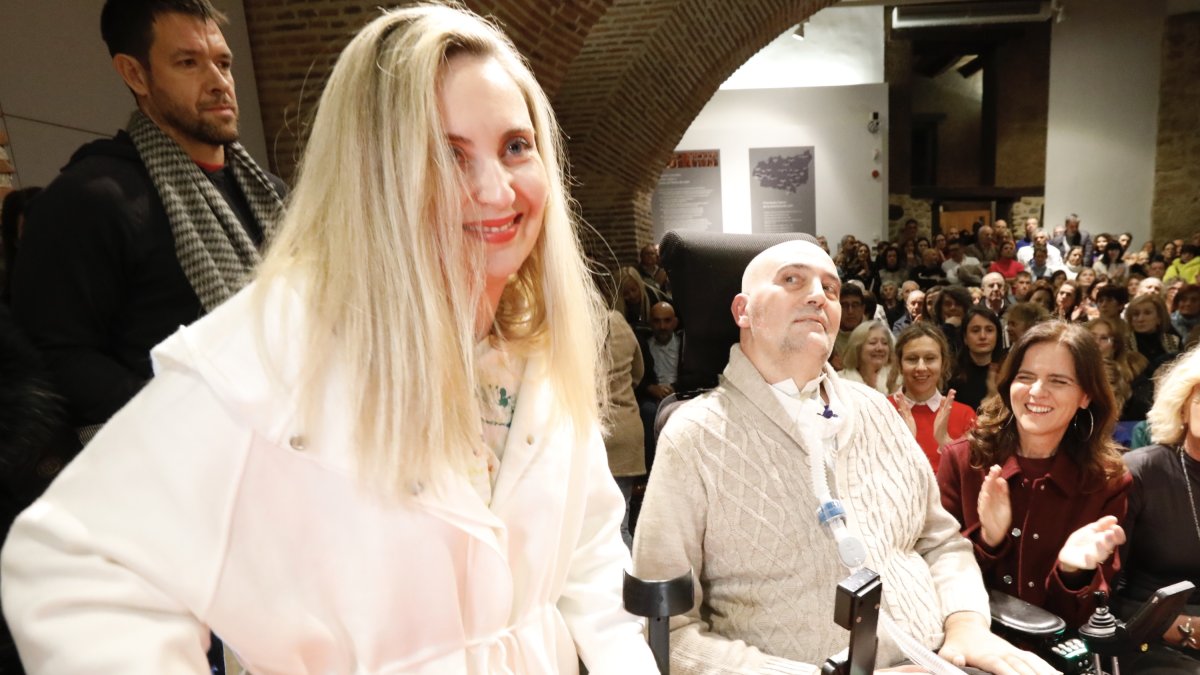 Presentación del libro 'La abeja que enfermó de ELA'.