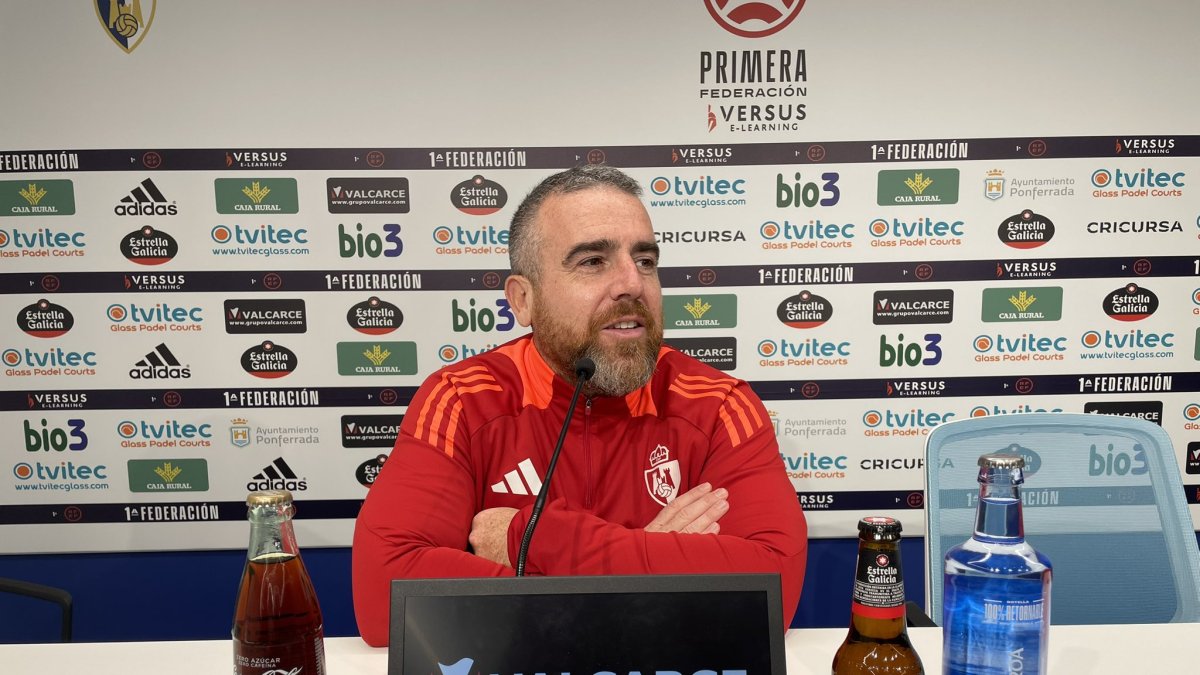 Javi Rey, entrenador de la Deportiva.