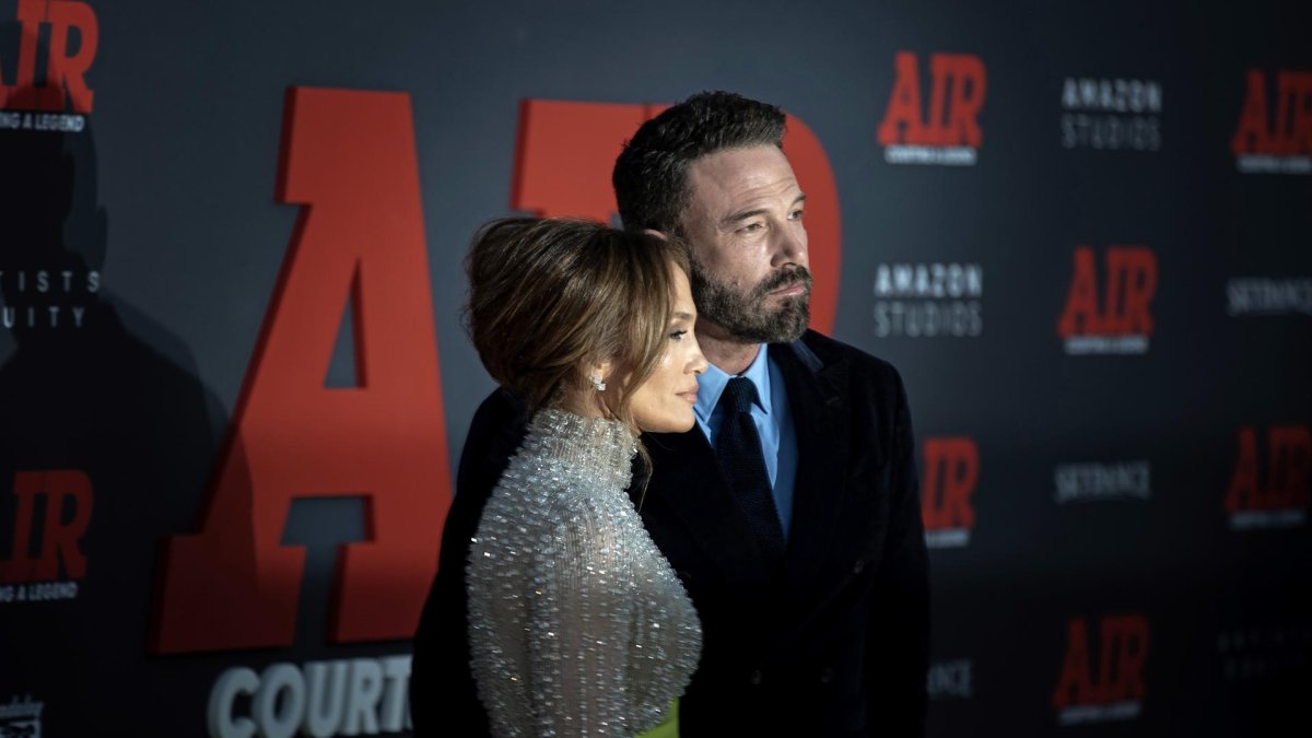 Imagen de archivo de Jennifer López y Ben Affleck. EFE/EPA/ETIENNE LAURENT