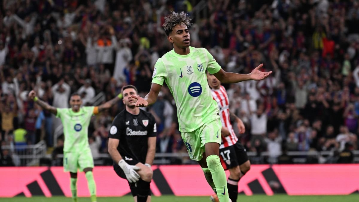 Lamine Yamal celebra su gol que ponía el 0-2 en el marcador a favor del FC Barcelona frente al Athletic Club. STRINGER
