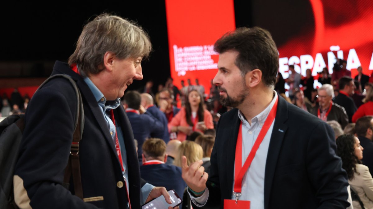 Tudanca y Martínez durante el Congreso Federal del PSOE celebrado en noviembre en Sevilla