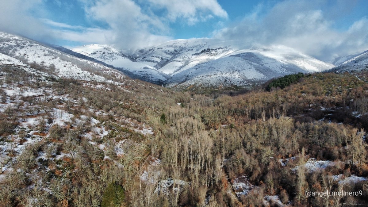 Las imágenes de las montañas amenazadas por un macroproyecto eólico que encadena tres parques.