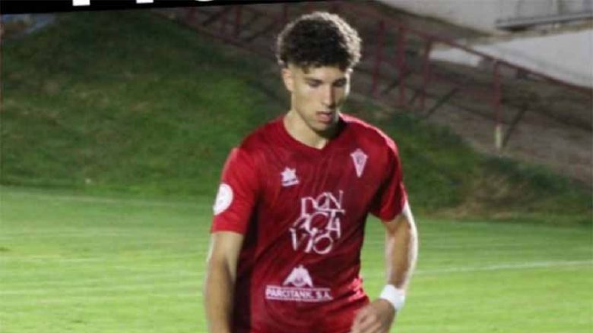 Iker Nova ficha por el Atlético Bembibre.