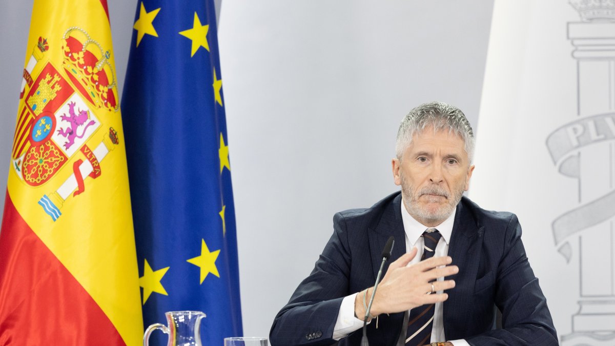 El ministro del Interior, Fernando Grande Marlaska, interviene durante una rueda de prensa posterior a la reunión del Consejo de Ministros, en el Palacio de La Moncloa