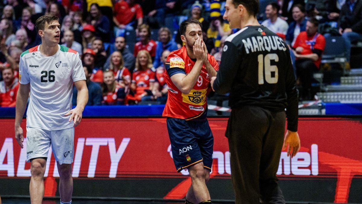 La selección española de balonmano pierde contra Portugal y se queda fuera del Mundial. B. O.