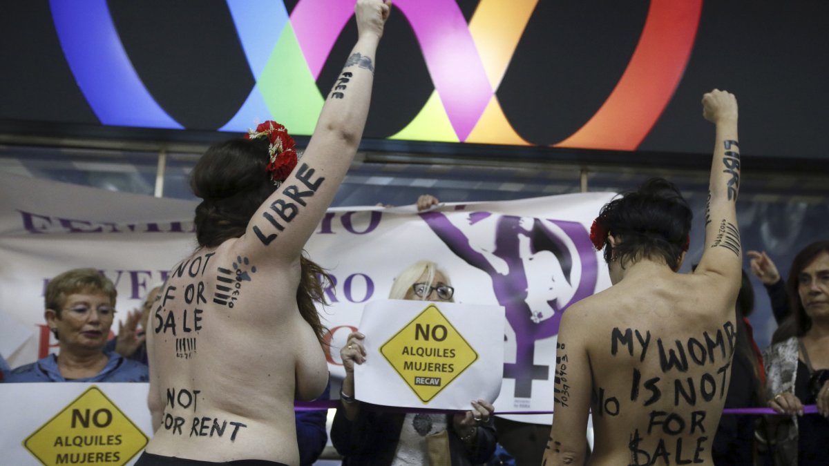 Activistas de Femen durante una protesta en la feria 