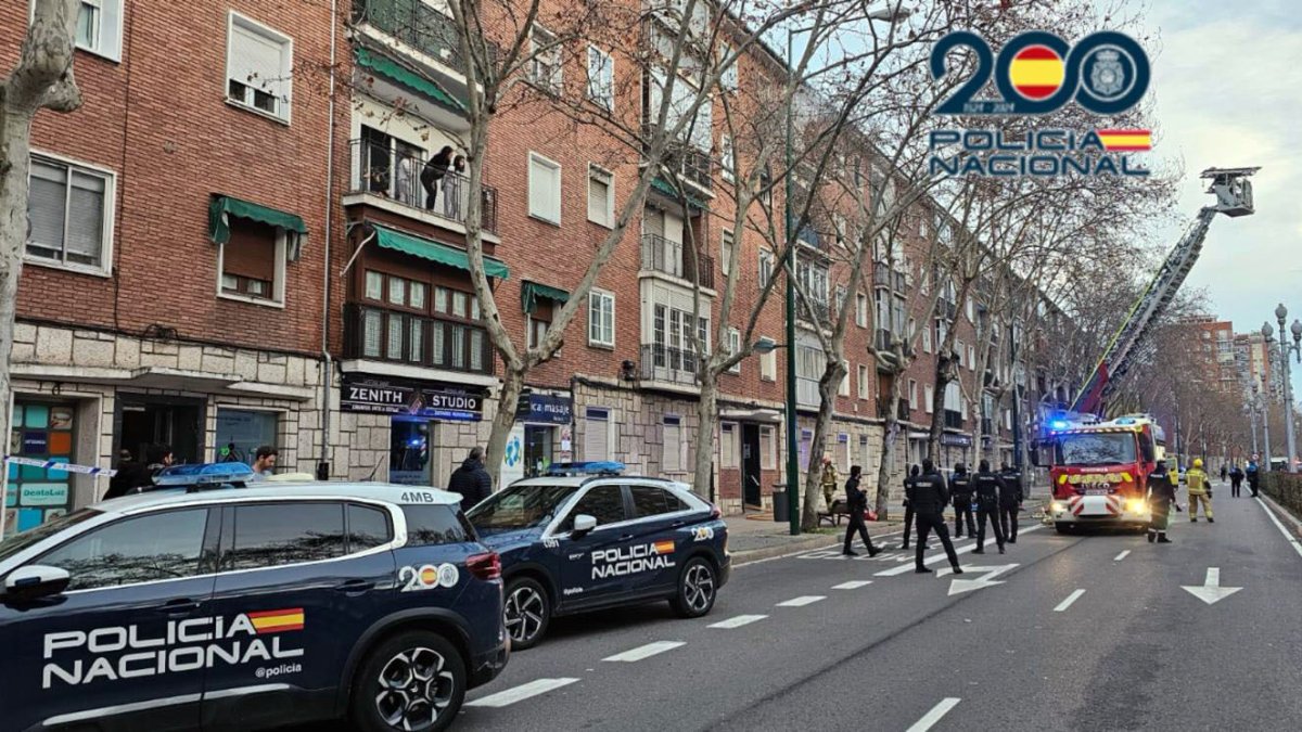 El fallo de una manta eléctrica sobre un sofá provoca un incendio en una vivienda del Paseo Zorrilla, en Valladolid.