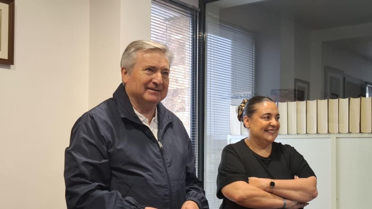 Raúl Valcarce y Silvia Blanco, este lunes, al hacer balance del Munic. m.c.c.