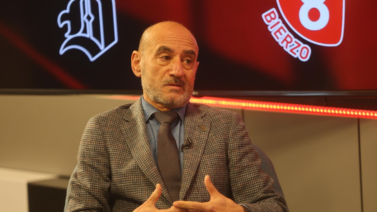 Vicente Mirón, en el transcurso de la entrevista.