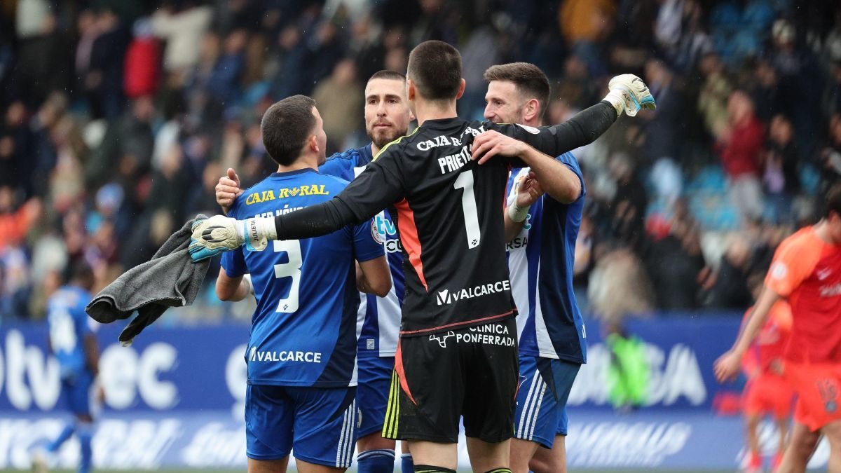El triunfo del fin de semana deja a la Deportiva en solitario en la segunda posición. L. DE LA MATA