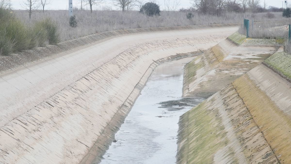Canal de riego en el Páramo Bajo. ángelopez