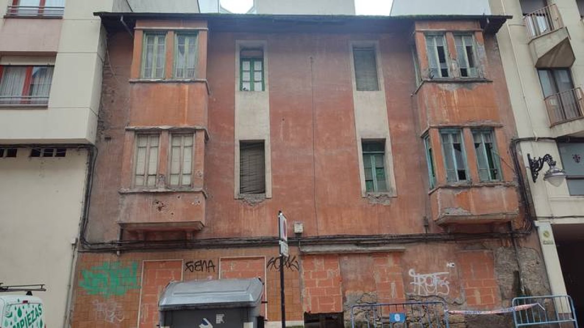 Una mala planificación urbanística dejó el centro de Ponferrada con edificios vacíos y en ruinas.