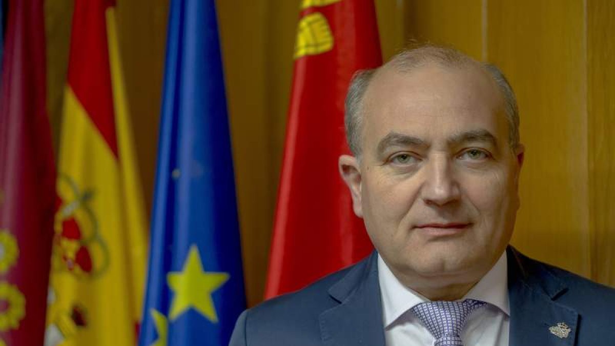 José Antonio Cuba, decano del Colegio de Peritos e Ingenieros Técnicos Industriales de León. DL
